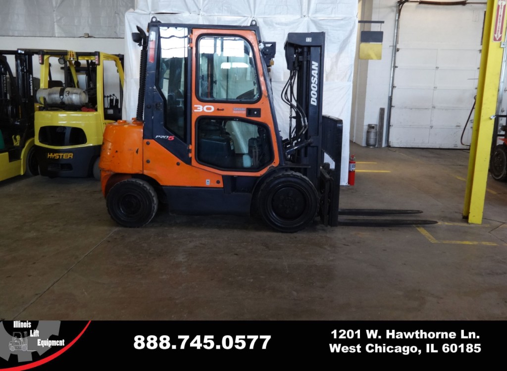 2008 Doosan D30S-5 forklfit on sale in Texas