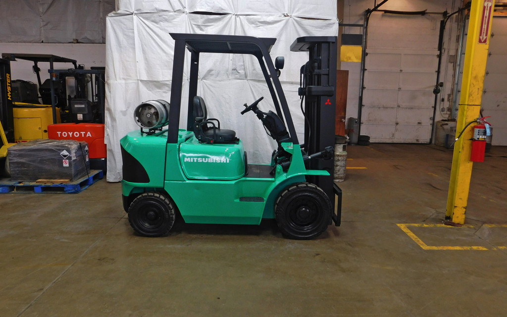  2001 Mitsubishi FG25K Forklift on Sale in Texas