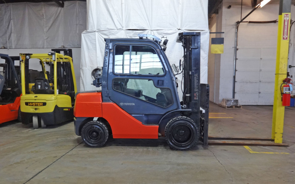 2012 Toyota 8FGU30 Forklift on Sale in Texas