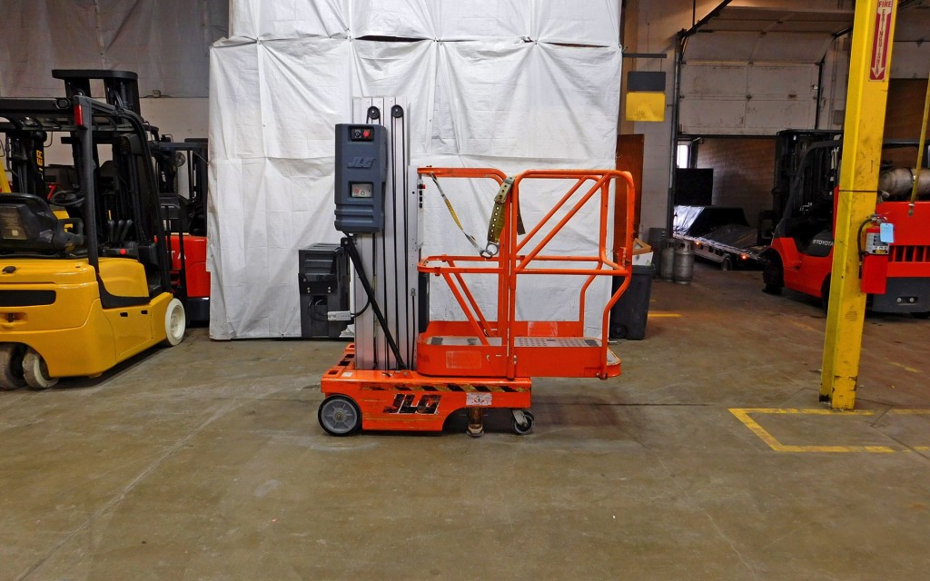  2000 JLG 15SP PErsonal Lift on Sale in Texas