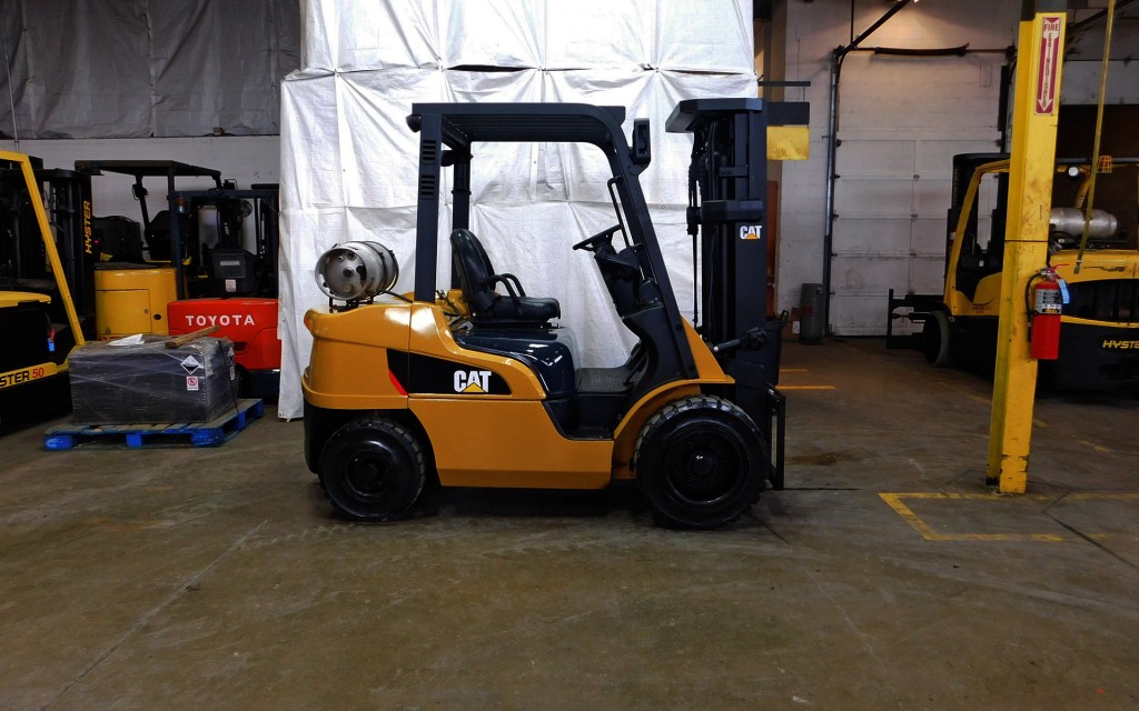  2010 Caterpillar 2P6000 Forklift on Sale in Texas