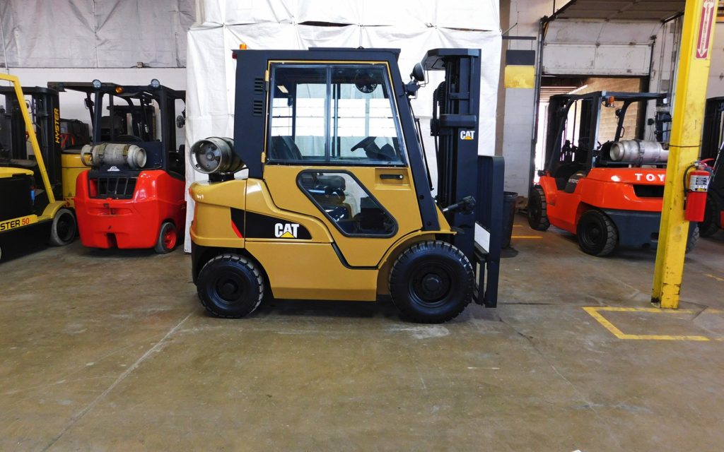  2004 Caterpillar P5000 Forklift on Sale in Texas